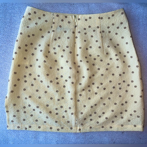 Yellow Mini Skirt and Crop Top Set | Women’s Size XS - Picture 6 of 10